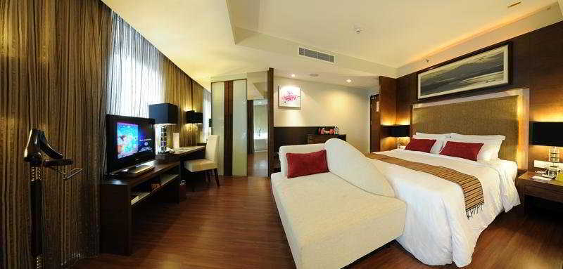 โรงแรมแกรนด์ บอร์เนียว โกตาคินาบาลู ภายนอก รูปภาพ