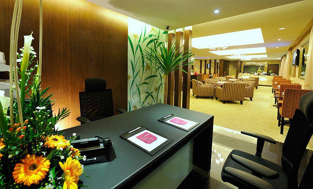 โรงแรมแกรนด์ บอร์เนียว โกตาคินาบาลู ภายนอก รูปภาพ