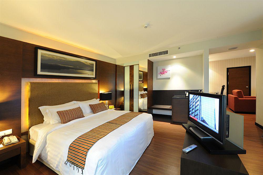โรงแรมแกรนด์ บอร์เนียว โกตาคินาบาลู ภายนอก รูปภาพ